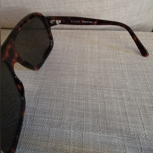 Gucci Tortoise Shell Sunglasses & Case. - Picture 6 of 9